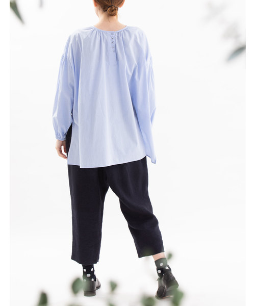 nop de nod(ノップドゥノッド)の「2wayスモックチュニックブラウス(シャツ/ブラウス・レディース・オフホワイト/ブラック/ブルー・3)」の5枚目の写真