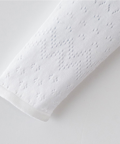 Catherine Cottage（キャサリンコテージ）の「透かし柄コットンニットボレロ（カーディガン/ボレロ・キッズ・ホワイト/ネイビー/オフホワイト・110/120/130/100/140/160/150）」の7枚目の写真