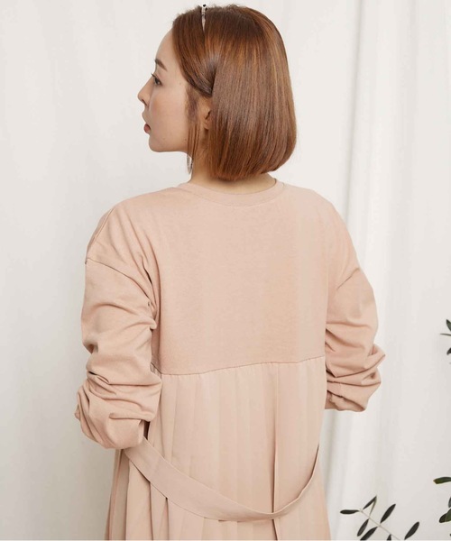 miniyu（ミニュウ）の「バックプリーツロングワンピース（ワンピース・レディース・ブラック/ベージュ/ネイビー/アイボリー・FREE）」の7枚目の写真