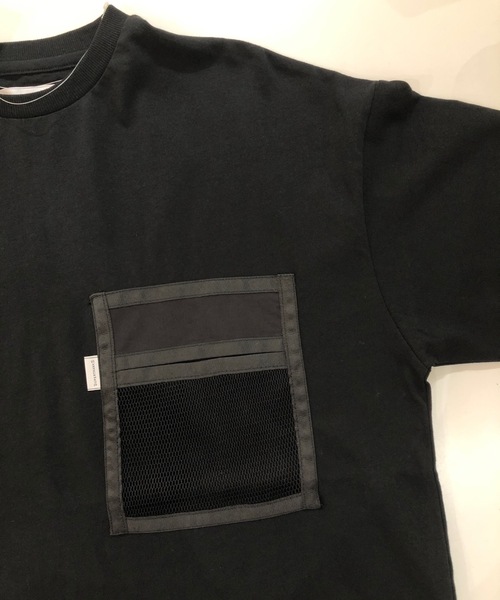 SUPERTHANKS（スーパーサンクス）の「メッシュポケットオーバーサイズビッグシルエットTシャツ（ユニセックス）（Tシャツ/カットソー・メンズ・ホワイト/ベージュ/ブラック×ブラック/ブラック×レッド・SMALL/MEDIUM/LARGE）」の3枚目の写真