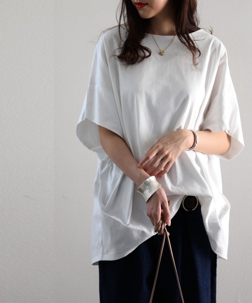 classicalelf(クラシカルエルフ)の「変形タック&ドレープ 無地ボートネックミドル丈ドルマンカットソー(半袖)(Tシャツ/カットソー・レディース・ブラック/オフホワイト/キャメル/モカ/グレイッシュベージュ・MEDIUM/LARGE/X-LARGE/XX-LARGE/SMALL)」の15枚目の写真