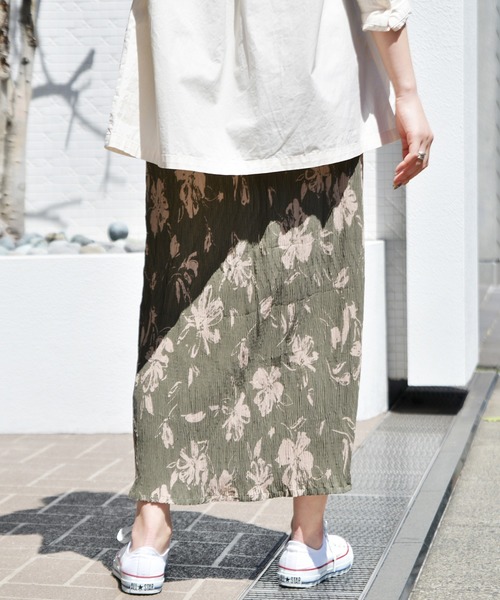 Ambre Neige（アンブルネージュ）の「プリーツＩラインスカート／【WEB/EC限定商品】（スカート・レディース・ブラック/オフホワイト/グリーン系その他・FREE）」の11枚目の写真