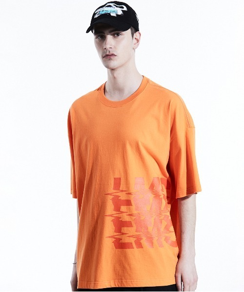 LMCの「【LMC】LMC NOISE OVERSIZED TEE / ノイズ ロゴ オーバーサイズ Tシャツ(Tシャツ/カットソー・メンズ・ホワイト/オレンジ/ロイヤルブルー・1/2)」の4枚目の写真