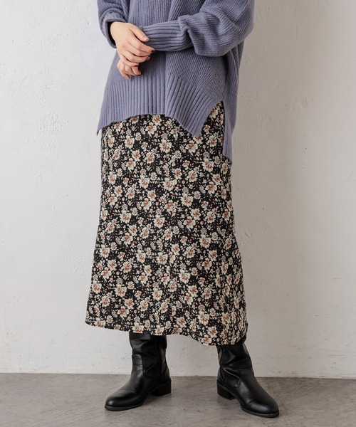 natural couture(ナチュラルクチュール)の「オリエンタル柄マーメイドフレアスカート(スカート・レディース・ブラック/ブラウン・FREE)」の1枚目の写真