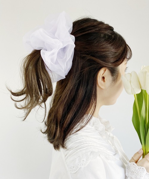 Loueme(ルエム)の「シアービッグシュシュ(シュシュ・レディース・ベージュ/ライトピンク/アイボリー/パープル/ブルー・FREE)」の12枚目の写真