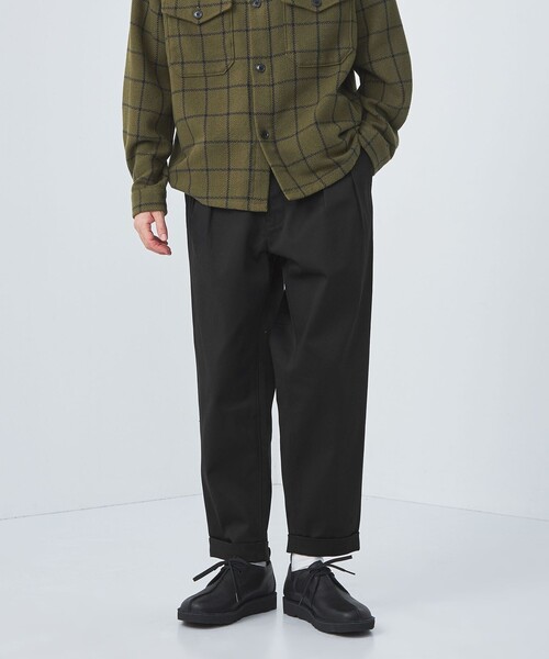 green label relaxing（グリーンレーベルリラクシング）の「【別注】【WEB限定】＜3/2 WORKS＞GLR 2プリーツ チノパンツ（チノパンツ・メンズ・グレー/ケリーグリーン/ブラック/オフホワイト/ベージュ・LARGE/SMALL/X-SMALL/MEDIUM/X-LARGE）」の10枚目の写真