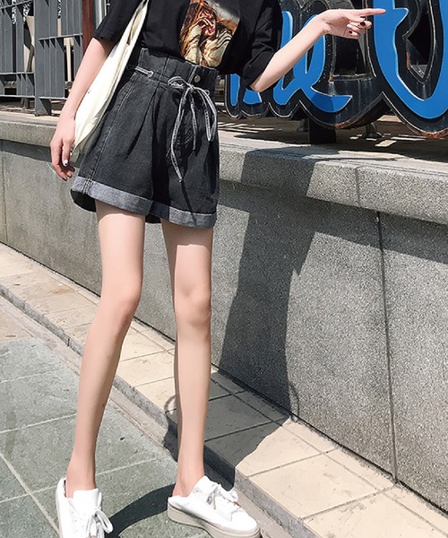 meJane(ミージェーン)の「ハイウエストふんわりリボン ロールアップデニムショートパンツ【ZOZOTOWN限定】(デニムパンツ・レディース・ブラック/ブルー・S/M/L)」の5枚目の写真