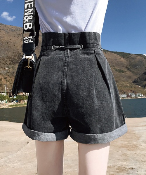 meJane(ミージェーン)の「ハイウエストふんわりリボン ロールアップデニムショートパンツ【ZOZOTOWN限定】(デニムパンツ・レディース・ブラック/ブルー・S/M/L)」の14枚目の写真