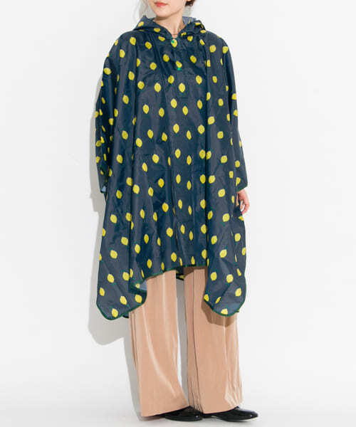 ameme（アメメ）の「Danke　RAIN CAPE∴（ポンチョ・レディース・ホワイト/ブラック/その他2/オレンジ/イエロー/グリーン/ネイビー・-）」の18枚目の写真