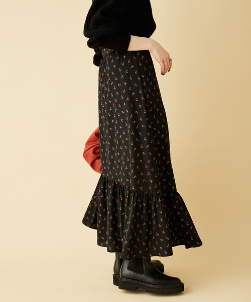 MADEMOISELLE ROPE'（マドモアゼル ロペ）の「<春まで使える>アシンメトリーフラワーティアードスカート（スカート・レディース・ブラック/グリーン・36/38）」の5枚目の写真