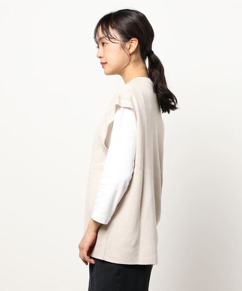 Te chichi(テチチ)の「透かし柄デザインニットベスト(ベスト・レディース・ブラック/ベージュ/ブラウン・フリ-)」の4枚目の写真