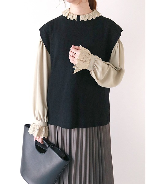 Te chichi(テチチ)の「透かし柄デザインニットベスト(ベスト・レディース・ブラック/ベージュ/ブラウン・フリ-)」の2枚目の写真