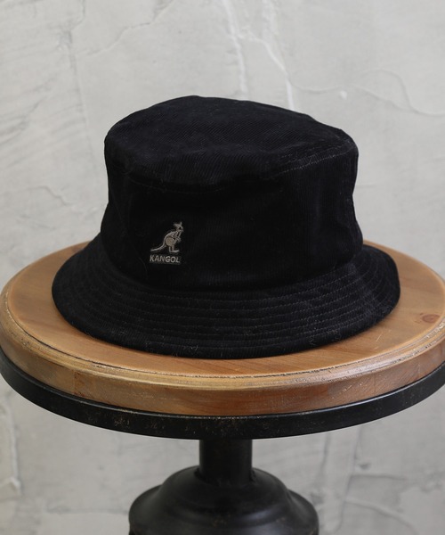 KANGOL（カンゴール）の「【KANGOL/カンゴール】コーデュロイ ワンポイントロゴバケットハット（ハット・メンズ・ブラック/ベージュ/ウッド・M/L）」の15枚目の写真