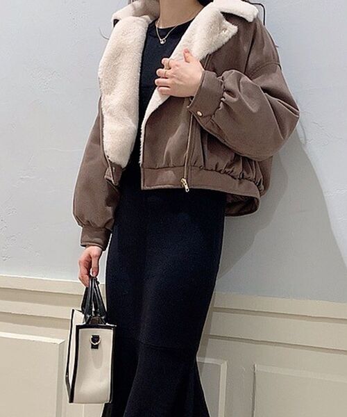 MAJESTIC LEGON（マジェスティックレゴン）の「ふわふわボリュームライダース（ライダースジャケット・レディース・アイボリー/ベージュ/モカ/ブラウン/オフホワイト/ホワイト・SMALL/MEDIUM）」の5枚目の写真