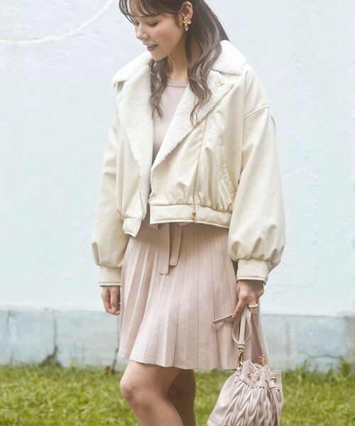 MAJESTIC LEGON（マジェスティックレゴン）の「ふわふわボリュームライダース（ライダースジャケット・レディース・アイボリー/ベージュ/モカ/ブラウン/オフホワイト/ホワイト・SMALL/MEDIUM）」の4枚目の写真