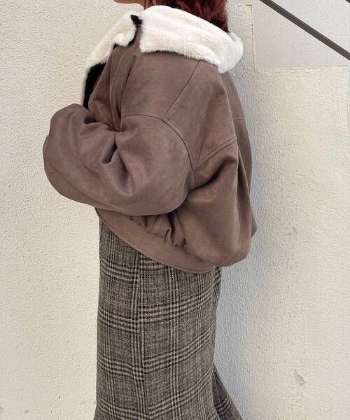 MAJESTIC LEGON（マジェスティックレゴン）の「ふわふわボリュームライダース（ライダースジャケット・レディース・アイボリー/ベージュ/モカ/ブラウン/オフホワイト/ホワイト・SMALL/MEDIUM）」の16枚目の写真