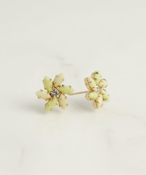 petitcro（プティクロ）の「petitcro　フラワーピアス（ピアス（両耳用）・レディース・グリーン/ピンク/ブルー・ONE SIZE）」の4枚目の写真