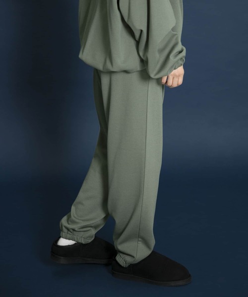 Uiscel（ユイセル）の「Uiscel　タックジョガースウェットパンツ（その他パンツ・メンズ・ブラック/カーキ・ONE）」の9枚目の写真