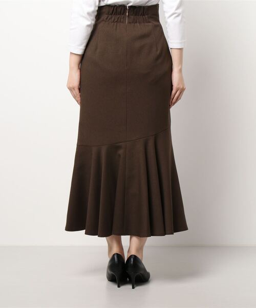 Cheek（チーク）の「【日本製】アシメヘムマーメイドスカート（スカート・レディース・グレイッシュベージュ/ブルー/ダークブラウン・MEDIUM）」の4枚目の写真