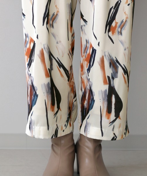 Bou Jeloud(ブージュルード)の「ペイント柄パンツ(その他パンツ・レディース・オフホワイト/ブルー・38)」の17枚目の写真