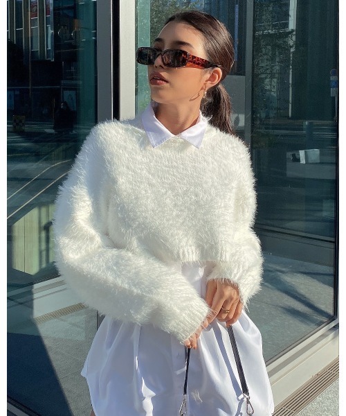 EGOIST（エゴイスト）の「ショートフェザーヤーンニットトップス（ニット/セーター・レディース・ホワイト/ブラック/グリーン・FREE）」の2枚目の写真