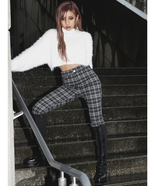 EGOIST（エゴイスト）の「ショートフェザーヤーンニットトップス（ニット/セーター・レディース・ホワイト/ブラック/グリーン・FREE）」の6枚目の写真