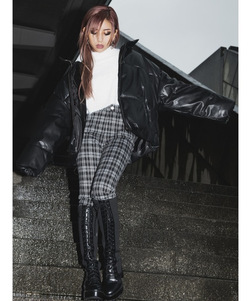 EGOIST（エゴイスト）の「ショートフェザーヤーンニットトップス（ニット/セーター・レディース・ホワイト/ブラック/グリーン・FREE）」の4枚目の写真