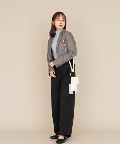 NEUNA（ヌナ）の「ハイウエストスラックスパンツ（スラックス・レディース・チャコールグレー/ブラック/マスタード・SMALL/MEDIUM/LARGE）」の5枚目の写真