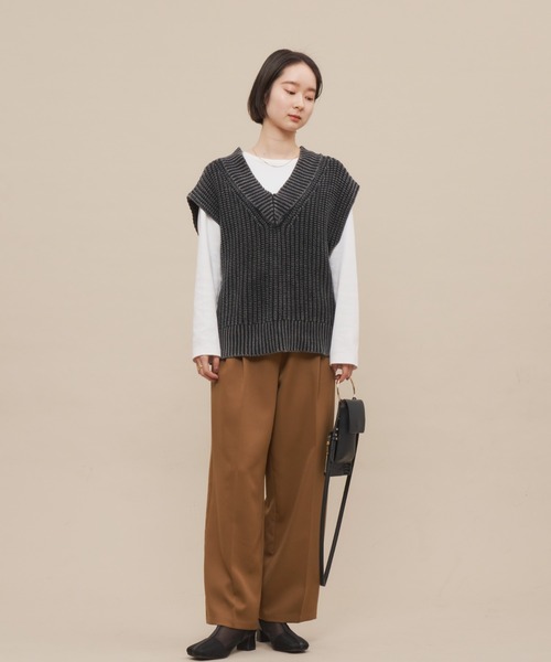 NEUNA（ヌナ）の「ハイウエストスラックスパンツ（スラックス・レディース・チャコールグレー/ブラック/マスタード・SMALL/MEDIUM/LARGE）」の14枚目の写真