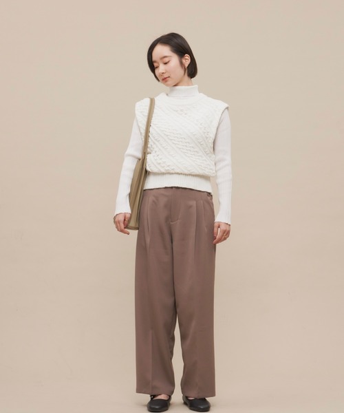 NEUNA（ヌナ）の「ハイウエストスラックスパンツ（スラックス・レディース・チャコールグレー/ブラック/マスタード・SMALL/MEDIUM/LARGE）」の21枚目の写真