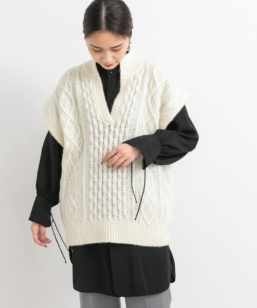 KBF（ケイビーエフ）の「2WAYケーブルルーズニット（ニット/セーター・レディース・ライトベージュ/オフホワイト/ライトブルー・ONE）」の4枚目の写真