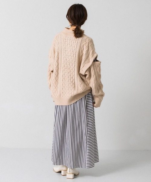 KBF（ケイビーエフ）の「2WAYケーブルルーズニット（ニット/セーター・レディース・ライトベージュ/オフホワイト/ライトブルー・ONE）」の16枚目の写真