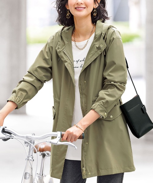 BELLUNA PLUS(ベルーナ)の「防風&はっ水加工マウンテンパーカー(マウンテンパーカー・レディース・サンドベージュ/ネイビー/オリーブ・MEDIUM/LARGE/X-LARGE)」の2枚目の写真