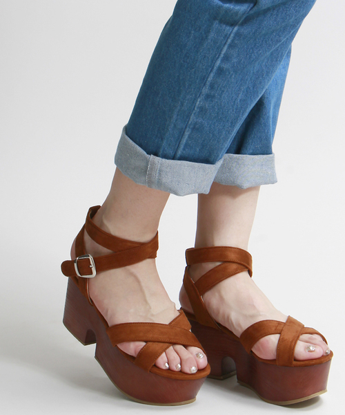 WEGO(ウィゴー)の「WEGO/クロスベルトサンダル(サンダル・レディース・ブラック/キャメル・MEDIUM/LARGE)」の1枚目の写真