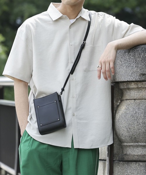 SENSE OF PLACE by URBAN RESEARCH（センスオブプレイスバイアーバンリサーチ）の「フェイクレザースクエアミニショルダーバッグ（ショルダーバッグ・メンズ・ブラック/ネイビー/ブラック系その他/ライトベージュ・ONE）」の7枚目の写真