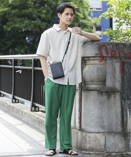 SENSE OF PLACE by URBAN RESEARCH（センスオブプレイスバイアーバンリサーチ）の「フェイクレザースクエアミニショルダーバッグ（ショルダーバッグ・メンズ・ブラック/ネイビー/ブラック系その他/ライトベージュ・ONE）」の8枚目の写真