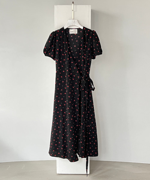 GIMME GIMME（ギミーギミー）の「【GIMME GIMME】Cherry pattern cache-coeur dress gimw22s014（ワンピース・レディース・ブラック・FREE）」の6枚目の写真
