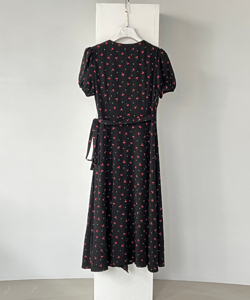 GIMME GIMME（ギミーギミー）の「【GIMME GIMME】Cherry pattern cache-coeur dress gimw22s014（ワンピース・レディース・ブラック・FREE）」の7枚目の写真