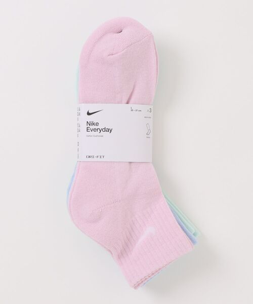 NIKE(ナイキ)の「《NIKEアパレル》3Pエブリデイクッションクウォーターソックス(ソックス/靴下・メンズ・ブラック/ホワイト/マルチ/その他1・25-27/23-25/27-29/21-23)」の4枚目の写真