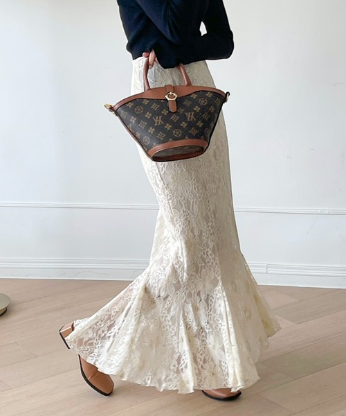 emi+(エミプラス)の「花柄レースハイウエストマーメードスカート(スカート・レディース・ブラック/ブラウン/アイボリー/ブルー/ネイビー・S/M)」の2枚目の写真