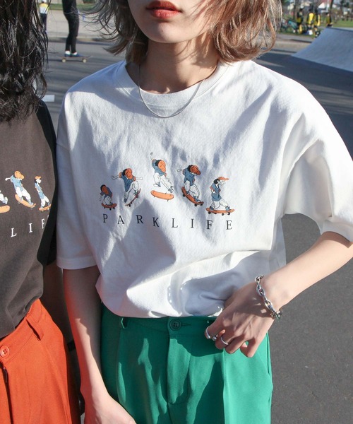 Chillfar（チルファー）の「ヴィンテージイラストTシャツ/コットン100％（Tシャツ/カットソー・レディース・ホワイト/パープル/ブルー/グリーン/オートミール/チャコール/ホワイト系/グレー系/アイボリー系/グリーン系/ブルー系/パープル系・FREE）」の2枚目の写真