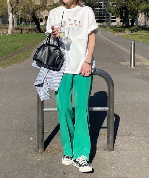 Chillfar（チルファー）の「ヴィンテージイラストTシャツ/コットン100％（Tシャツ/カットソー・レディース・ホワイト/パープル/ブルー/グリーン/オートミール/チャコール/ホワイト系/グレー系/アイボリー系/グリーン系/ブルー系/パープル系・FREE）」の14枚目の写真