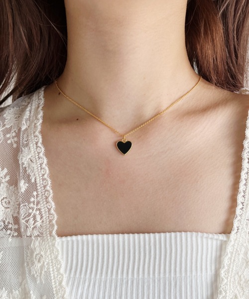 at12:03（アットイチニーゼロサン）の「ハートモチーフネックレス（ネックレス・レディース・ホワイト/ブラック/レッド・FREE）」の2枚目の写真