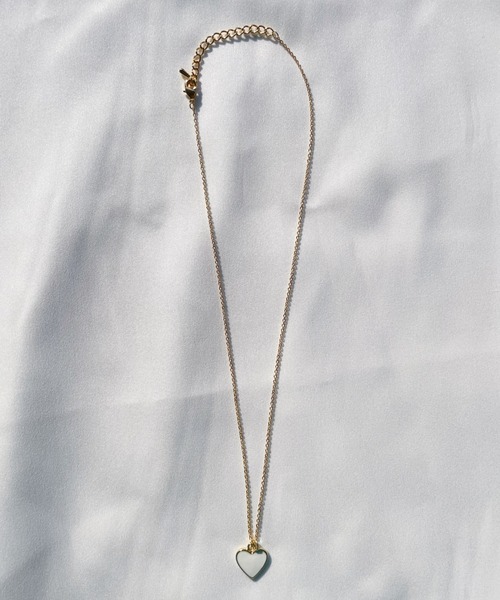 at12:03（アットイチニーゼロサン）の「ハートモチーフネックレス（ネックレス・レディース・ホワイト/ブラック/レッド・FREE）」の5枚目の写真