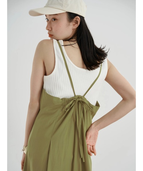 earth music&ecology(アースミュージックアンドエコロジー)の「フロントタックレイヤードキャミワンピース(ワンピース・レディース・ブラック/レッド系その他5/オリーブ・FREE)」の8枚目の写真
