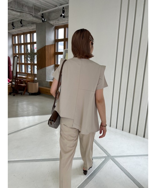 JUMELLE（ジュメロ）の「ラジカルデザイントップ（シャツ/ブラウス・レディース・ベージュ・FREE）」の10枚目の写真