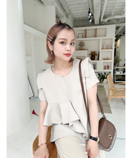 JUMELLE（ジュメロ）の「ラジカルデザイントップ（シャツ/ブラウス・レディース・ベージュ・FREE）」の11枚目の写真