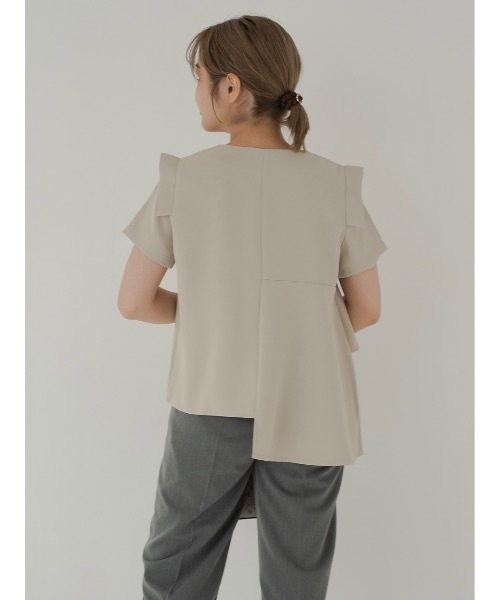 JUMELLE（ジュメロ）の「ラジカルデザイントップ（シャツ/ブラウス・レディース・ベージュ・FREE）」の3枚目の写真