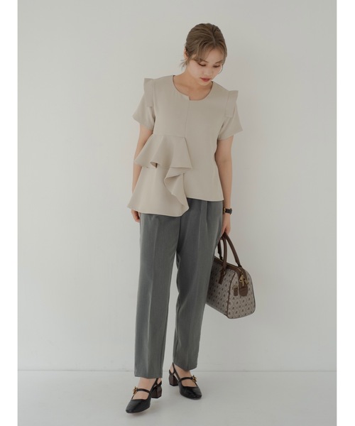 JUMELLE（ジュメロ）の「ラジカルデザイントップ（シャツ/ブラウス・レディース・ベージュ・FREE）」の4枚目の写真