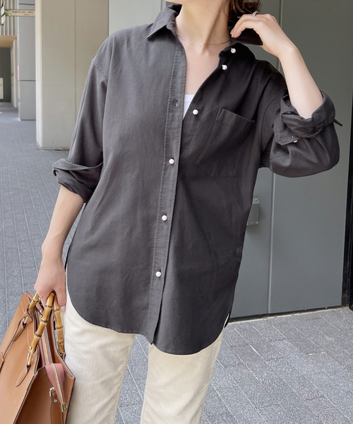 Spick & Span（スピックアンドスパン）の「オックスベーシックパールボタンシャツ（シャツ/ブラウス・レディース・サックスブルー/ブラック系その他/ホワイト/ベージュ・FREE）」の3枚目の写真